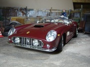 Ferrari 250 California GT bez pudła 1:18 Hot Wheels