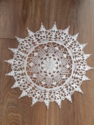 SERWETKA WYKONANA  NA SZYDEŁKU śr 28 cm (1) 
