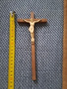 Stary krzyżyk drewniany na ścianę 20 cm