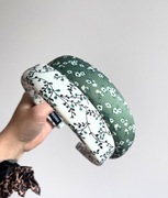 Zestaw opasek do włosów – zielona + kremowa w roślinny wzór