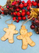 Dwie bombki pierniczki ciasteczka ciastki