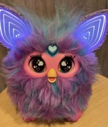 Furby 2.0 2023 język niemiecki
