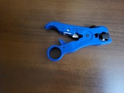 Obieracz i przecinak do kabli