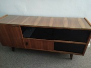 Dwie komody i stół