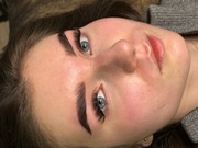 Przedłużanie rzęs/laminacja brwi