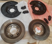 2x tarcza kotwiczna tył +2x tarcza hamulcowa +2x klocki do KIA Venga, IX-20