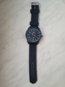 Zegarek kwarcowy XINEV stylizowany na wojskowy 