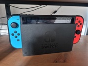 Nintendo Switch v1 + Grip i Etui od Skull&Co, stan idealny - sprawny