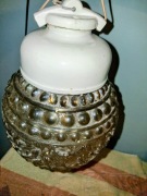 stara ceramiczna oprawa z kloszem, PRL u