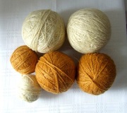 Włóczka dywanowa 690g 