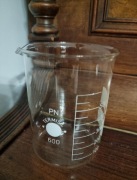 Szklana zlewka laboratoryjna z lat 80-tych-PRL TERMISIL- WOŁOMIN poj. 600ml