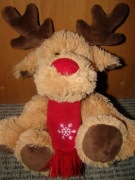 Pluszowy renifer z szalikem