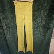 Kolorowe spodnie z wysokim stanem 