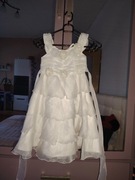 Sukienka dla  dziewczynki w falbanki. 