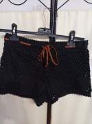 Krótkie spodenki ażurowe boho 