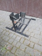 Stojak na motor 