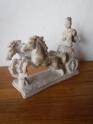 Figurka rzymianina w rydwanie  alabaster? ZOBACZ