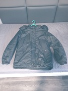 Kurtka zimowa, lekko używana, z małą wadą.