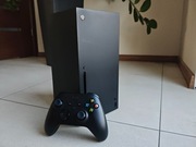 Xbox Series X + Stacja ładowania + 2 akumulatory + Oryginalne pudełko