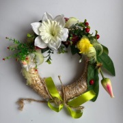 Wiosenny wianek wiklinowy ptaszki wiosenne kolory trawa handmade dekoracja