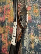 Rakieta Tenisowa Prince Tour 100 USA Patent.Na zdjęciu tabliczka znamionowa