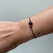 Bransoletka na sznurku z ametystem i hematytem