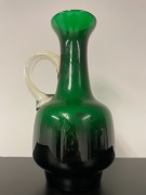 Zielony szklany wazon z uchem Friedrich