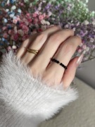 Czarny turmalin elastyczny pierścionek z fasetowanych koralików