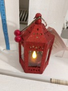 Mały brokatowy lampion czerwony. Prezent, ozdoba. 