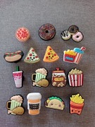 Przypinki do butów typu crocs jedzenie food 15 sztuk frytki