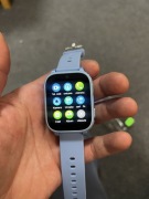 Smartwatch dla dziecka DH-25 – niebieski 4G GPS aplikacja mobilna