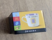 Kubek Friends McDonald's drzwi.