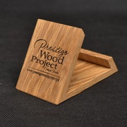 Drewniana podstawka pod telefon - dąb GRAWER