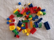 Zestaw 75 sztuk kolorowych klocków klocki plastikowe auta domki pociąg