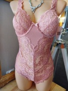 Koralowe body koronkowe Sassa 80 C