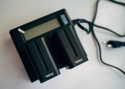 Yongnuo YN300 iii, Akumulator Newell , Ładowarka