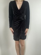 Czarna welurowa sukienka kopertowa, elegancka, wieczorowa rozm. S
