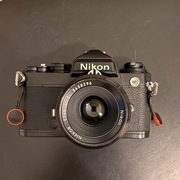 Aparat analogowy Nikon fe + obiektyw Nikkor 50mm F2