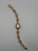 Zegarek damski NAIDU na ozdobnej bransolecie z różowymi kamieniami