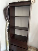 Regał na książki z szufladami 