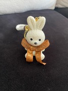 Brelok do kluczy breloczek królik króliczek kremowy z żywicy