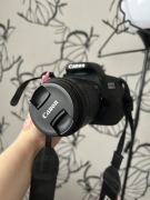 canon eos 700d z torba i obiektywem