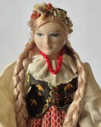 Stara figurka ludowa, lalka wyrób regionalny z czasów PRL 