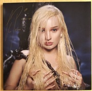 Kim Petras feed the beat winyl z autografem