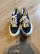 Tenisówki z grubsza podeszwa