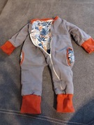 Pajacyk dla niemowlaka rozpinany z misiem koala