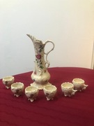 Zestaw Antycznej Ceramiki: Dzbanek i Sześć Kieliszków do Jajek