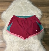 Różowe spodenki sportowe Nike M