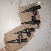 Pompowtryski 038130073BQ komplet