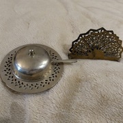 Piękna stara maselnica ze szklanym wkładem oraz serwetnik w komplecie